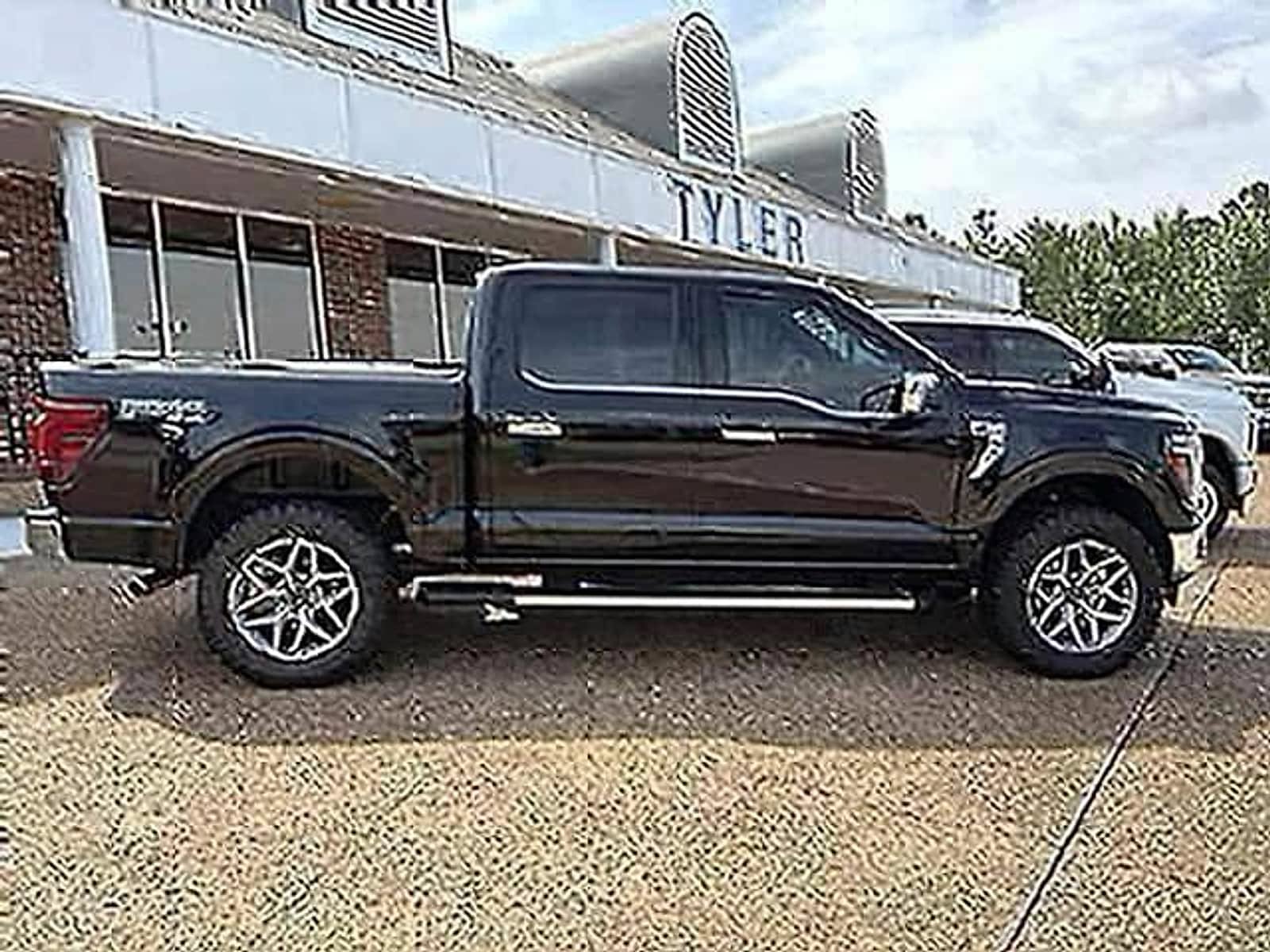 Used 2025 Ford F150 Lariat w/ Equipment Group 502A High AWD/4WD image 23
