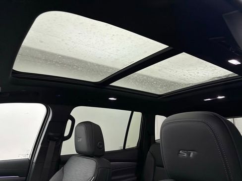 New 2026 Buick Enclave Sport Touring w/ Power Package image 4