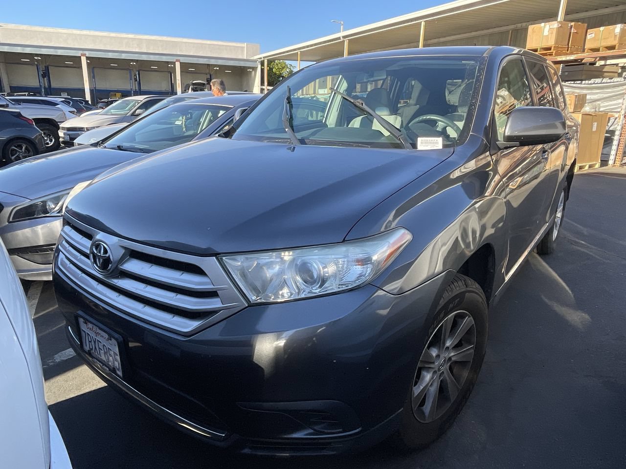 Used 2013 Toyota Highlander FWD image 2