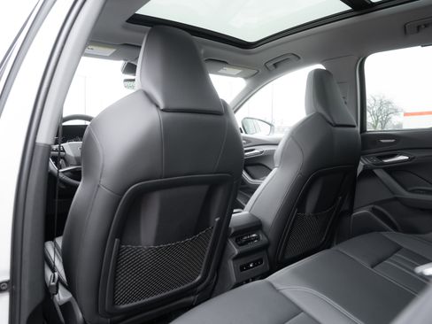 Used 2025 Audi Q6 e-tron Premium Plus w/ Premium Plus image 26