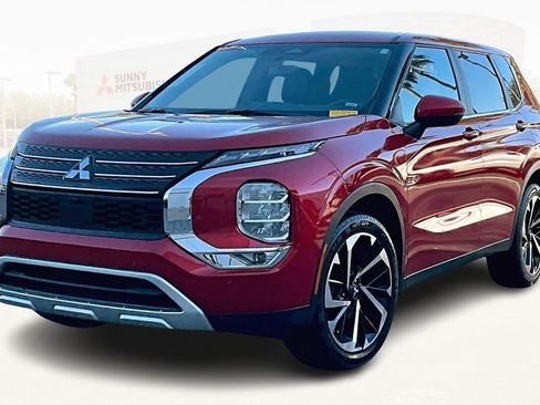 Used 2024 Mitsubishi Outlander SE Black Edition image 1