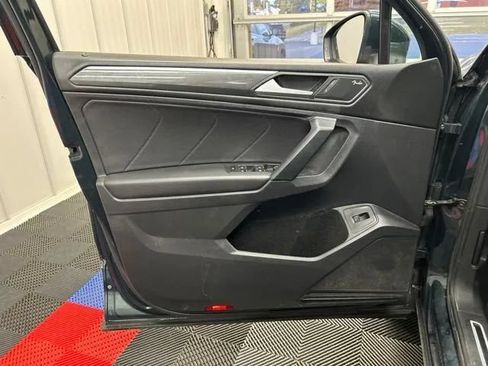 Used 2019 Volkswagen Tiguan SEL Premium AWD/4WD image 8