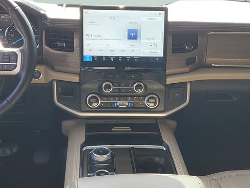 Used 2024 Ford Expedition Max Limited AWD/4WD image 16