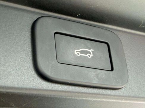 Used 2024 Land Rover Range Rover SE image 26