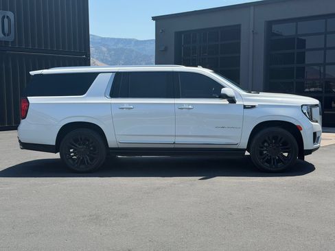 Used 2022 GMC Yukon XL Denali w/ Max Trailering Package AWD/4WD image 3