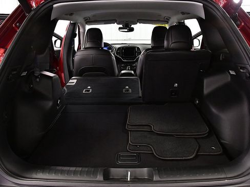 Used 2019 Jeep Cherokee Limited image 29