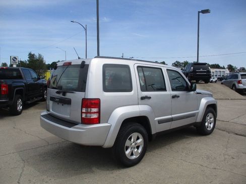 Used 2012 Jeep Liberty Sport AWD/4WD image 7
