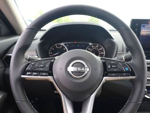 New 2026 Nissan Altima 2.5 SV w/ SV Premium Package FWD image 8