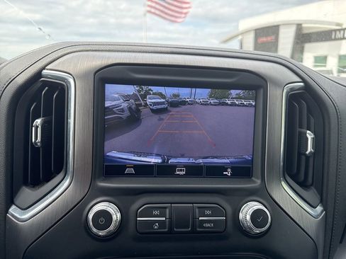 Used 2022 GMC Sierra 1500 Denali w/ Denali Premium Package image 22