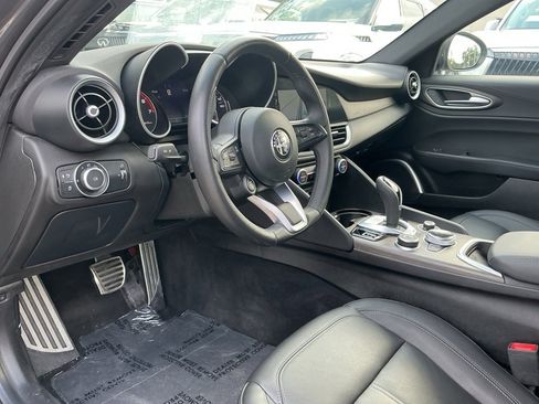 Used 2022 Alfa Romeo Giulia Ti image 21