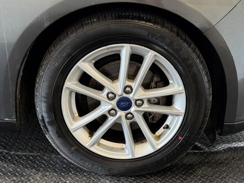 Used 2017 Ford Focus SE FWD image 9