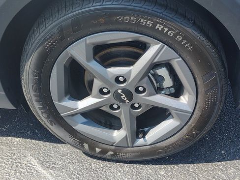 Used 2025 Kia K4 FWD image 11
