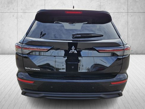 New 2026 Mitsubishi Outlander ES image 6