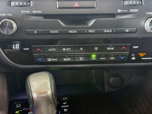 Used 2018 Lexus RX 350L FWD image 23