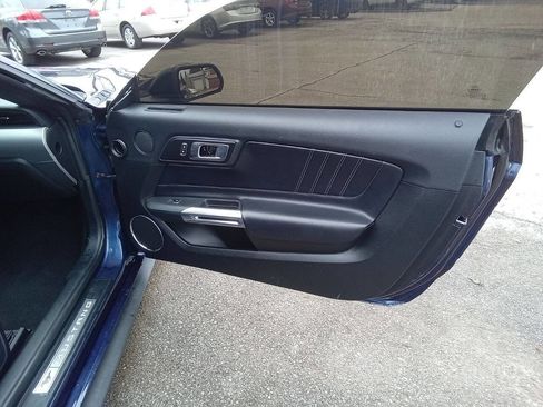 Used 2020 Ford Mustang Premium image 4
