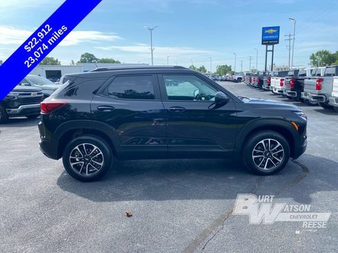 Used 2025 Chevrolet TrailBlazer LT w/ LT Cold Weather Package AWD/4WD image 8