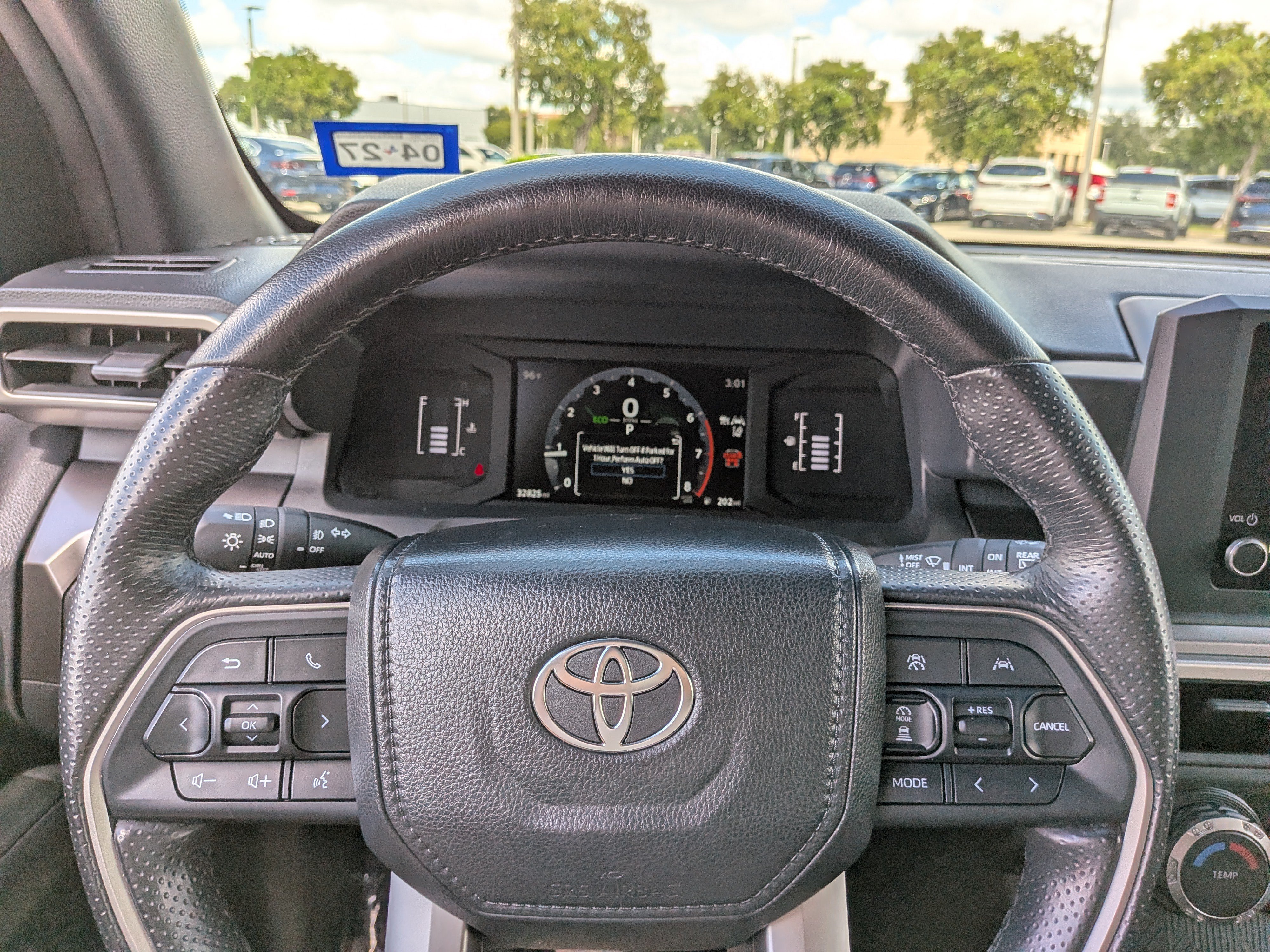 Used 2025 Toyota 4Runner SR5 AWD/4WD image 26