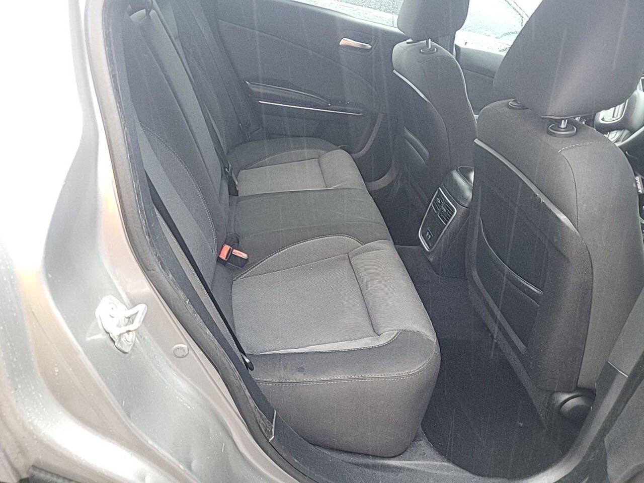 Used 2015 Dodge Charger SE w/ Sport Appearance Group RWD image 9