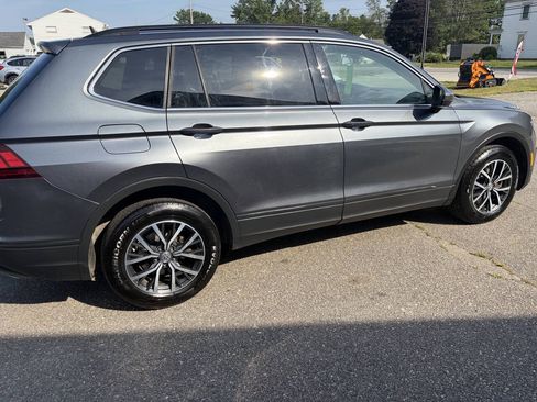 Used 2019 Volkswagen Tiguan SE w/ 3rd Row Seat Package AWD/4WD image 9