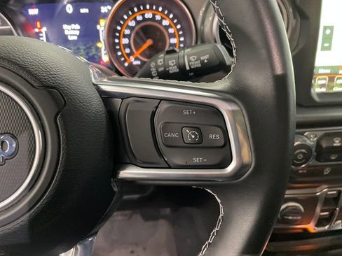 Used 2022 Jeep Wrangler Unlimited Sahara image 17