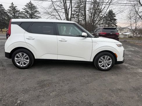 Used 2020 Kia Soul LX image 3