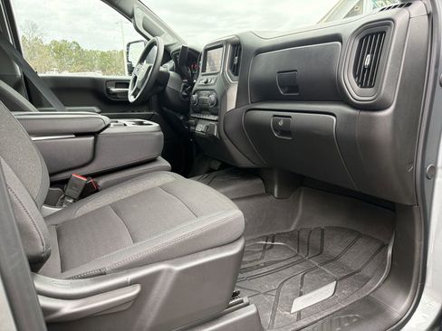 Used 2026 Chevrolet Silverado 2500 Custom w/ Custom Value Package image 33