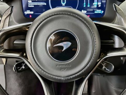 Used 2025 McLaren Artura RWD image 19