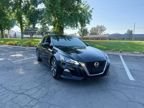 Used 2022 Nissan Altima 2.5 SV FWD image 1