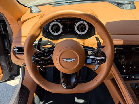 Used 2024 Aston Martin DB12 Coupe RWD image 11
