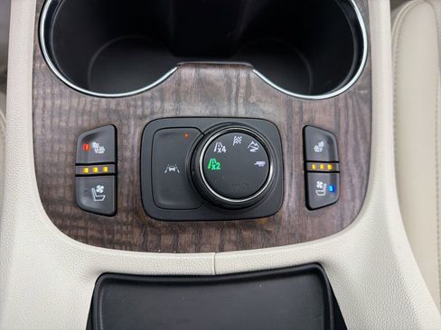 Used 2023 GMC Acadia Denali w/ Black Diamond Edition image 19