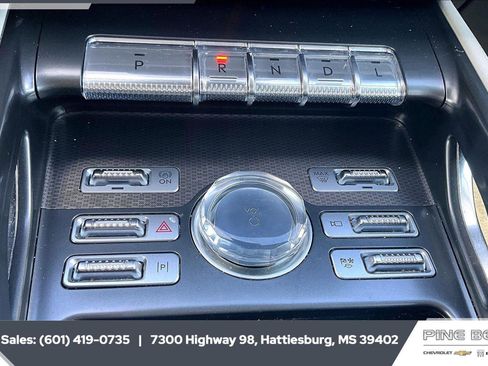 Used 2024 Lincoln Nautilus Premier image 23