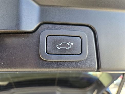 Used 2017 Land Rover Range Rover Evoque HSE Dynamic image 10