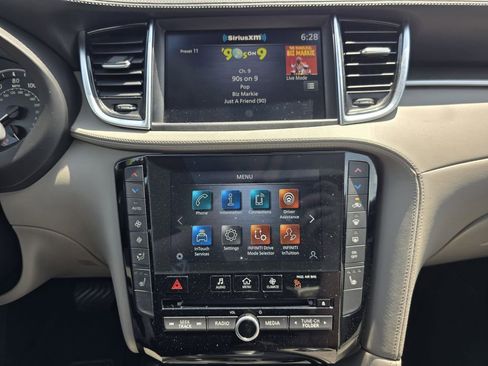 Used 2023 INFINITI QX50 Luxe image 3