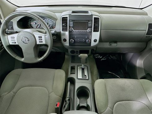 Used 2018 Nissan Frontier SV image 16