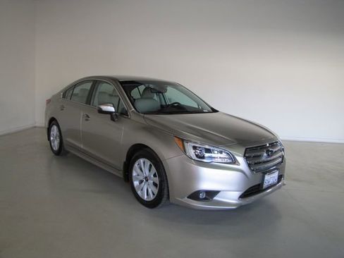 Used 2017 Subaru Legacy 2.5i Premium image 3