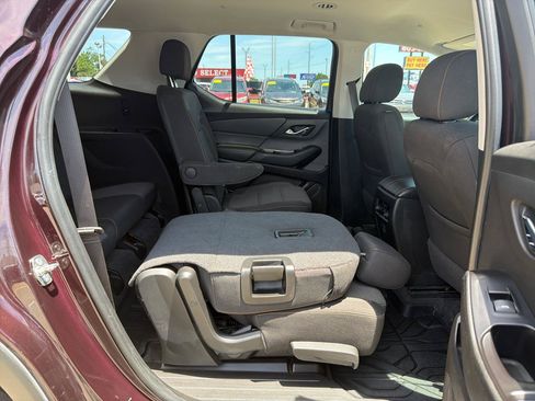 Used 2019 Chevrolet Traverse LT FWD image 31