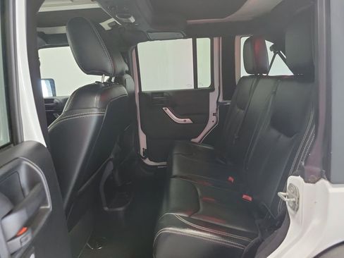 Used 2016 Jeep Wrangler Unlimited Rubicon image 19