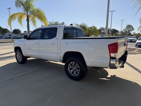 Used 2017 Toyota Tacoma SR5 image 6