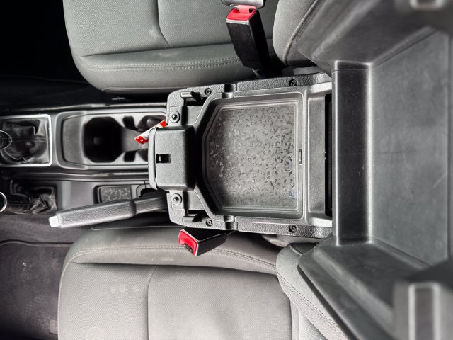 Used 2018 Jeep Wrangler Unlimited Sport S AWD/4WD image 26