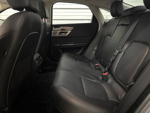 Used 2016 Jaguar XF Prestige AWD/4WD image 22
