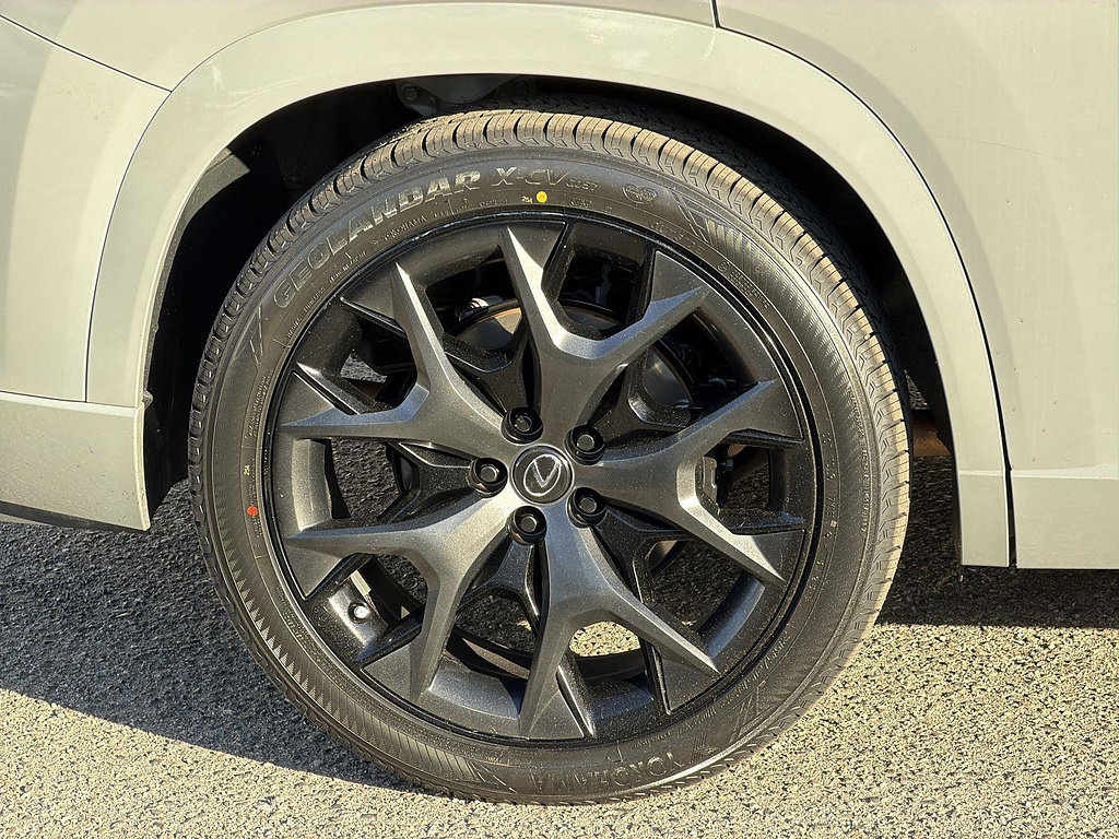Used 2024 Lexus TX 500h AWD w/ Technology Package image 33