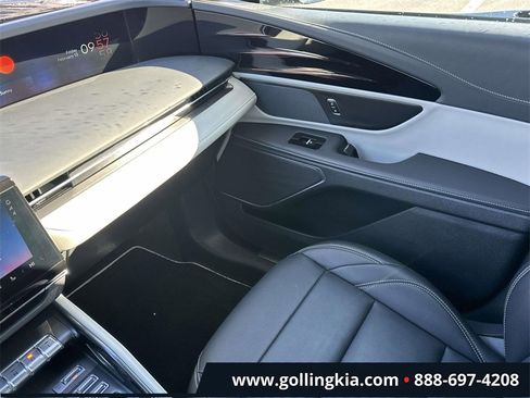 Used 2024 Lincoln Nautilus Premier image 30