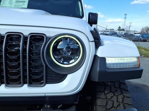New 2026 Jeep Gladiator Rubicon AWD/4WD image 24