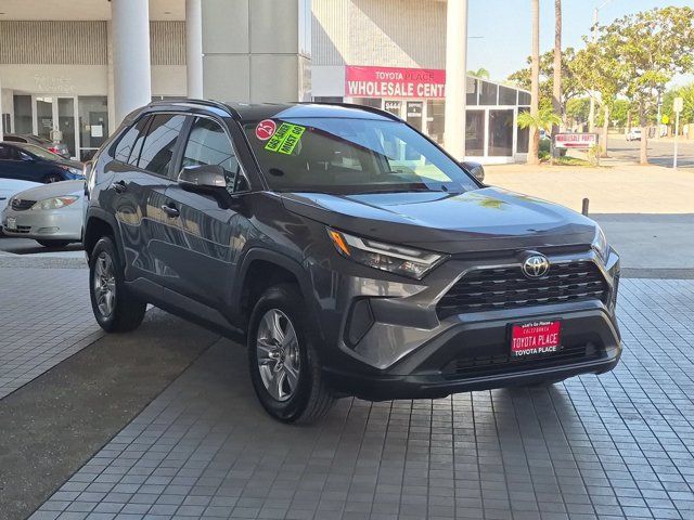 Used 2025 Toyota RAV4 XLE AWD/4WD image 3