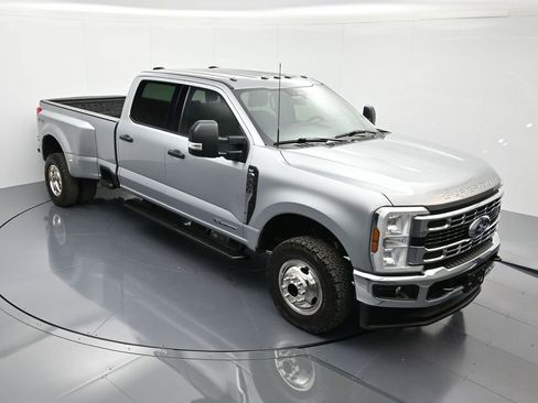 Used 2024 Ford F350 XLT image 27