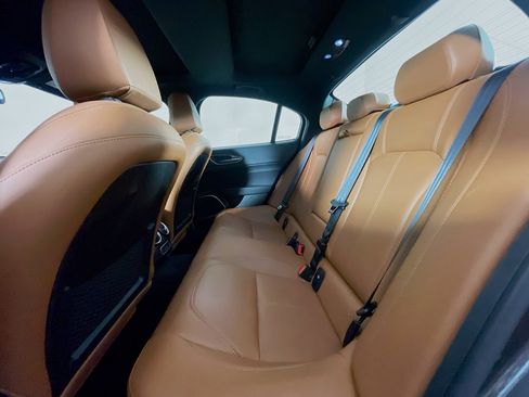 Used 2022 Alfa Romeo Giulia Ti image 30