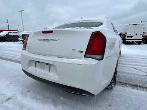 Certified 2017 Chrysler 300 S image 17