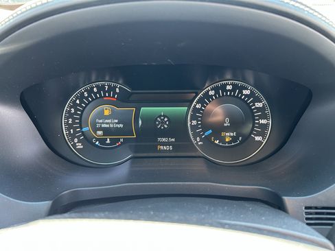 Used 2016 Ford Explorer Platinum image 11