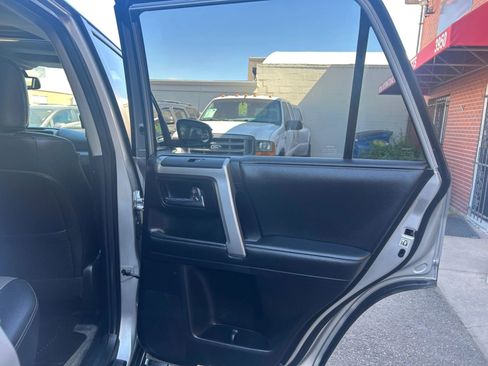 Used 2014 Toyota 4Runner SR5 Premium image 39