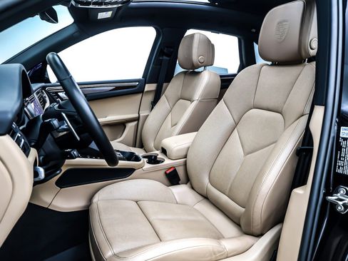 Used 2023 Porsche Macan image 17